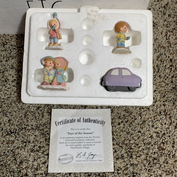 Precious Moments Hawthorn Village Fillers “Joys of the season”